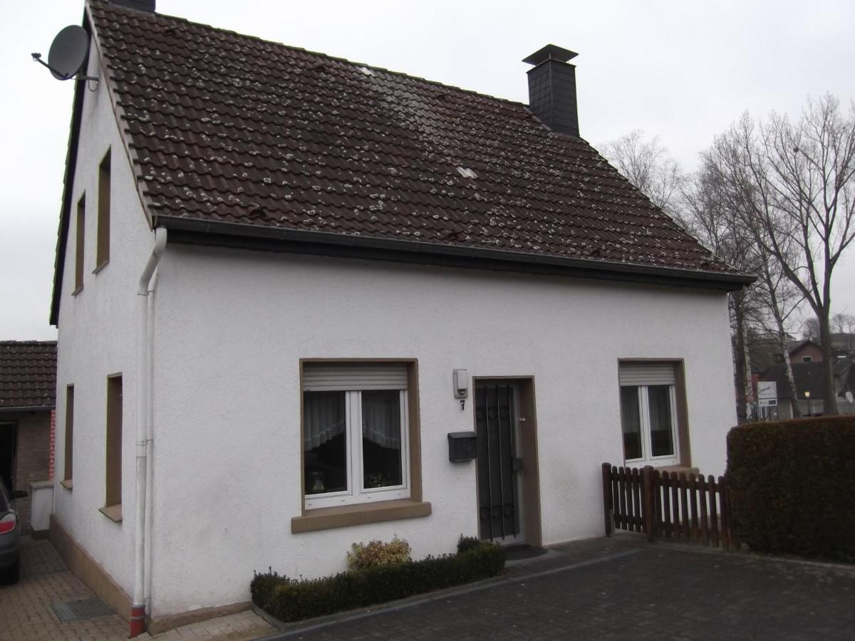Ferienhaus Und Ferienwohnung Knappstein 莫内西 外观 照片